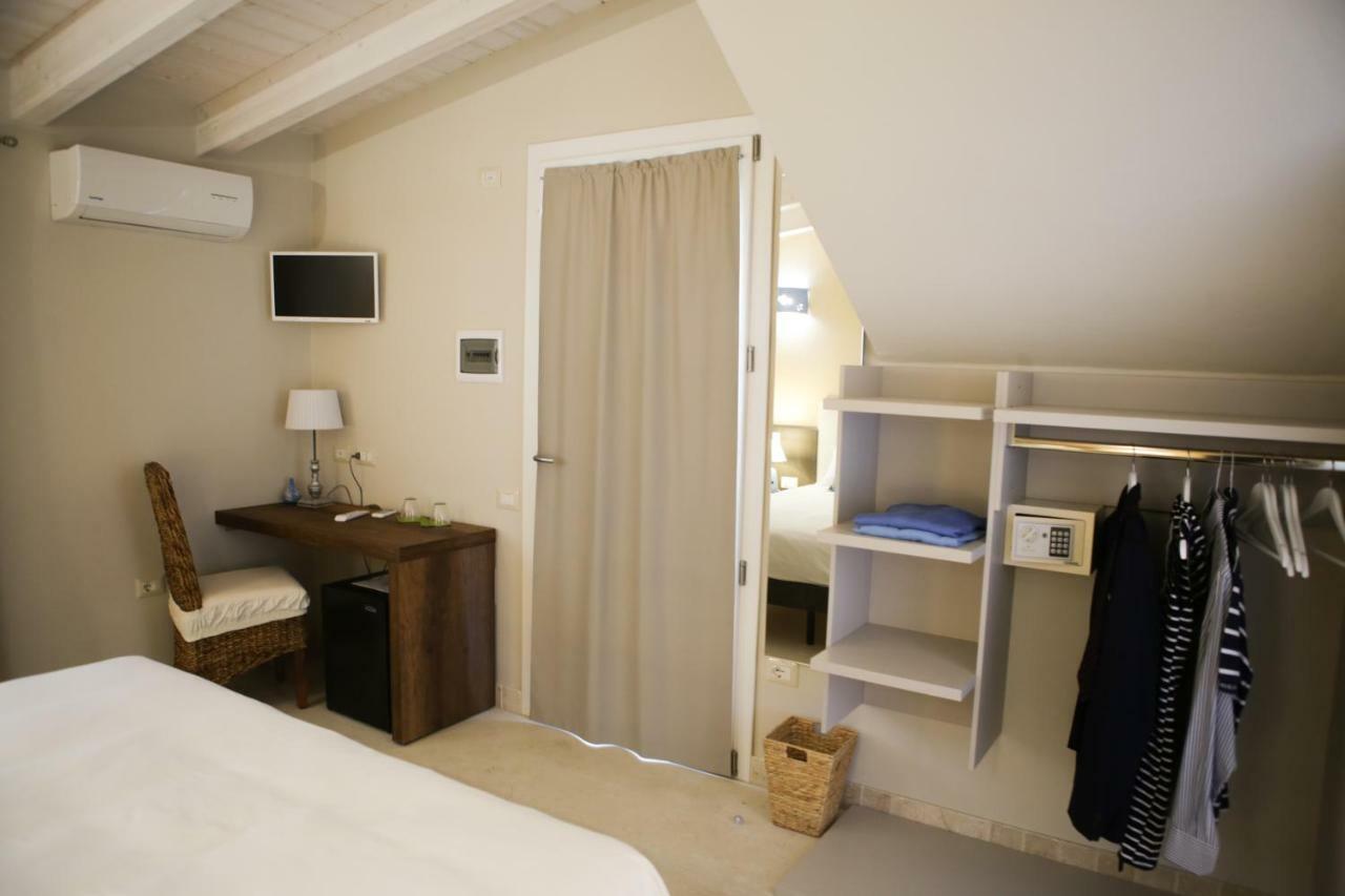 Couette-café Avion Elmas